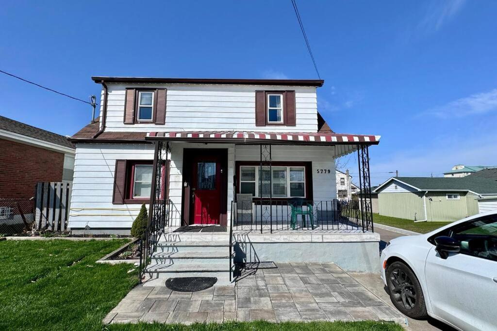 Near The Falls Two Bedroom - 5 Min Walk To Clifton Niagara Falls Exterior foto